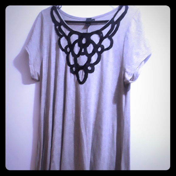 Awake by Os 2X blouse with black sequin design - Picture 1 of 2